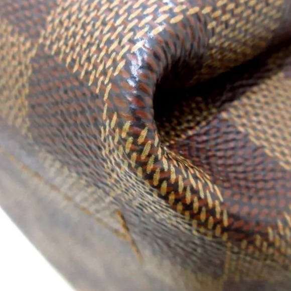 Louis Vuitton Belmont leather handbag - Picture 4 of 10